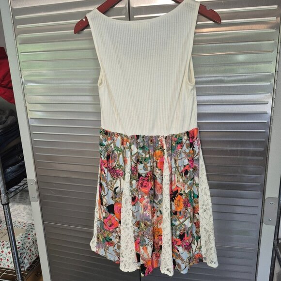 Entro S Sleeveless Ribbed Knit Top & Floral Skirt Tunic With Lace Panels - Picture 5 of 7